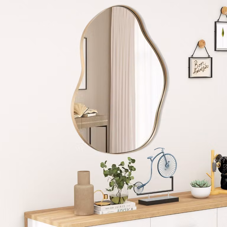 Specchio da parete asimmetrico Costway con design moderno e finitura oro, L: 78 cm, H: 56,5 cm
