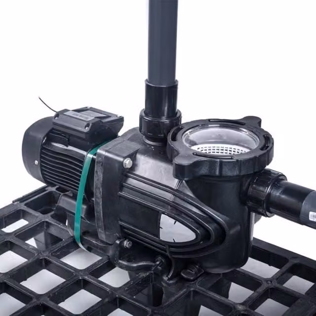 Impianto di filtrazione a sabbia preassemblato BSVILLAGE in PVC nero con valvola dall'alto e portata di 7.5 m³/h