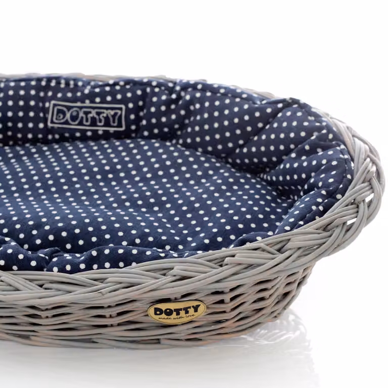 Cesto di vimini grigio dipinto a mano Cesto vichingo con cuccia in cotone - Blu navy a pois bianchi - Lavabile e morbido - DOTTY