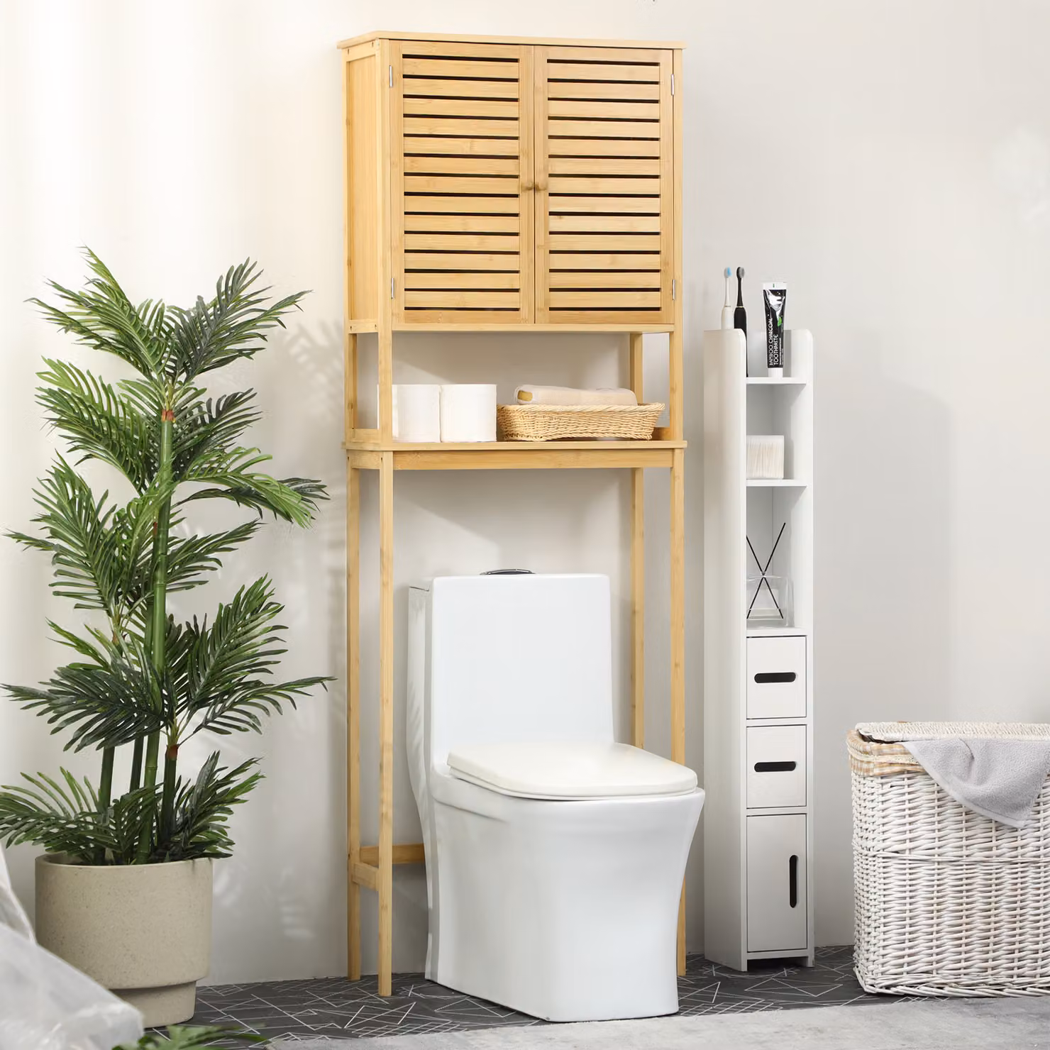 Mobile bagno salvaspazio kleankin in bambù e MDF marrone con armadietto a 2 ante e scaffale per lavatrice, L: 60 cm, P: 23 cm, H: 173 cm – 2