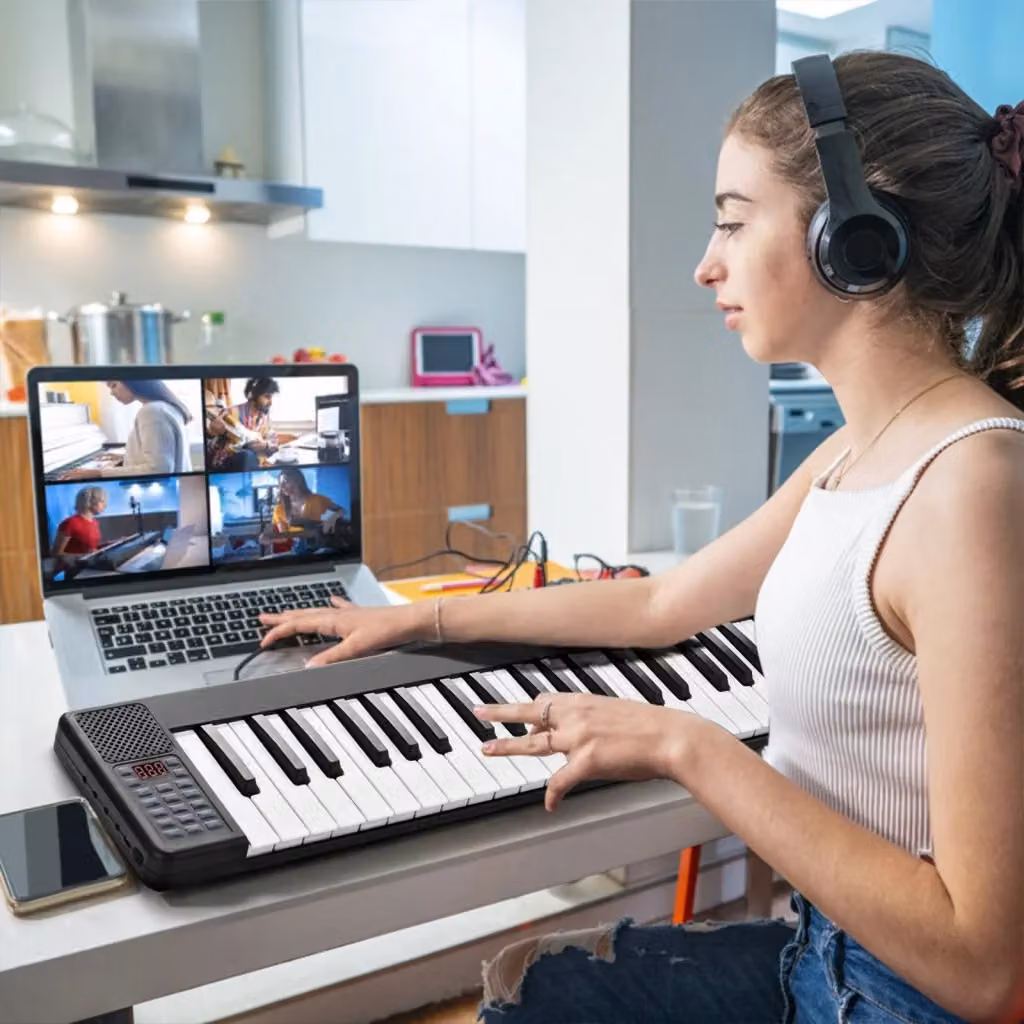 Pianoforte elettrico portatile con 88 tasti, pedale di risonanza e funzione Bluetooth, colore nero con finiture in legno – 2