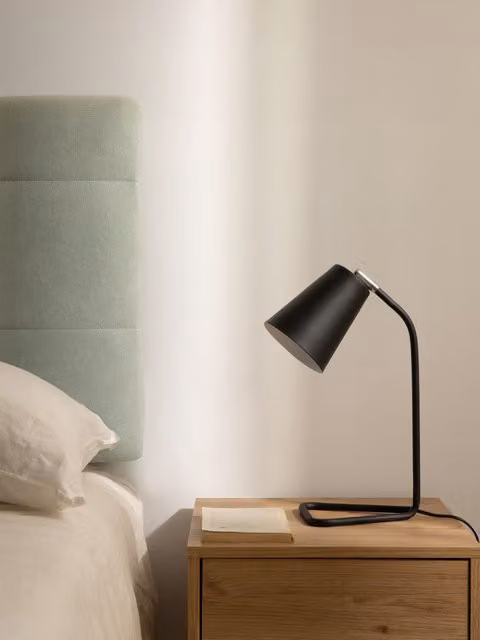 Zig lampada da tavolo moderna in metallo nera Kenay Home