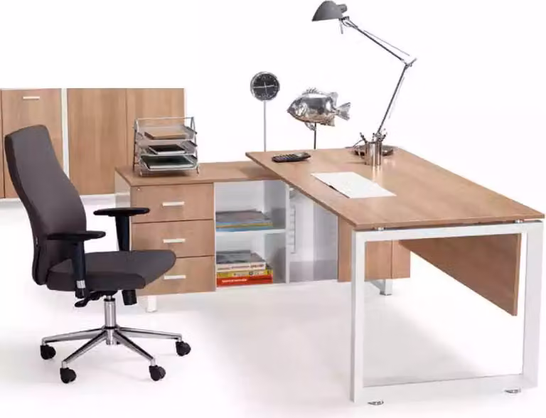 Ecktisch aus Holz braun Exklusive moderne Büromöbel im Arbeitszimmer
