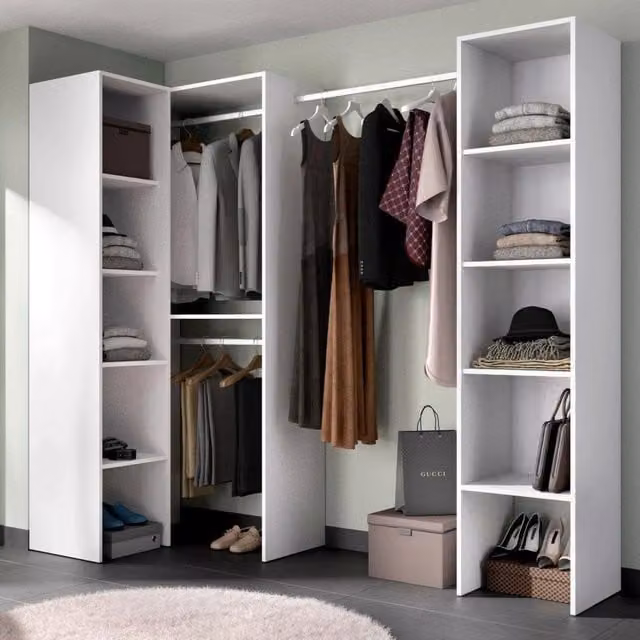 Guardaroba Alexois DMORA, Struttura per cabina armadio angolare con appendiabiti e ripiani, Bianco opaco, L: 226 cm, P: 79 cm, H: 186 cm