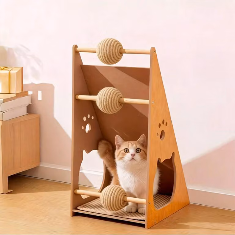 Albero per gatti - Pannello verticale per graffiare - Legno - Palline interattive - Protezione per mobili - Montaggio semplice
