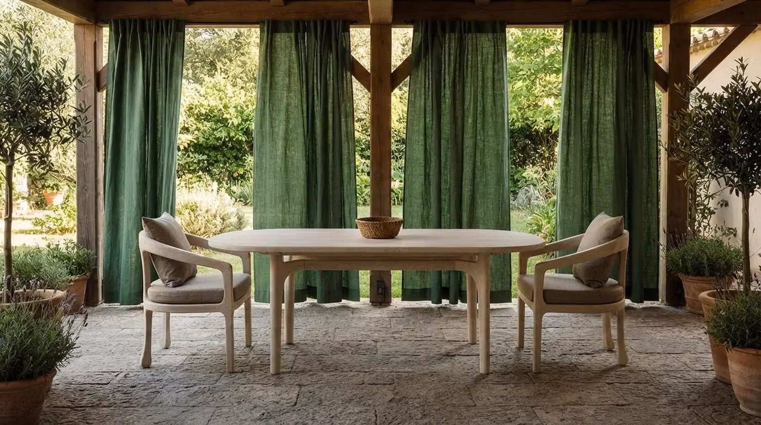 Robuster Beiger Gartentisch Exklusive Terrassentische Holztische