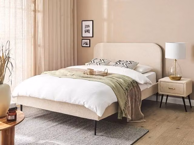 Letto matrimoniale BELIANI in tessuto bouclé beige con gambe dorate e rete a doghe L/P/H: 140 x 200 x 109 cm – 1