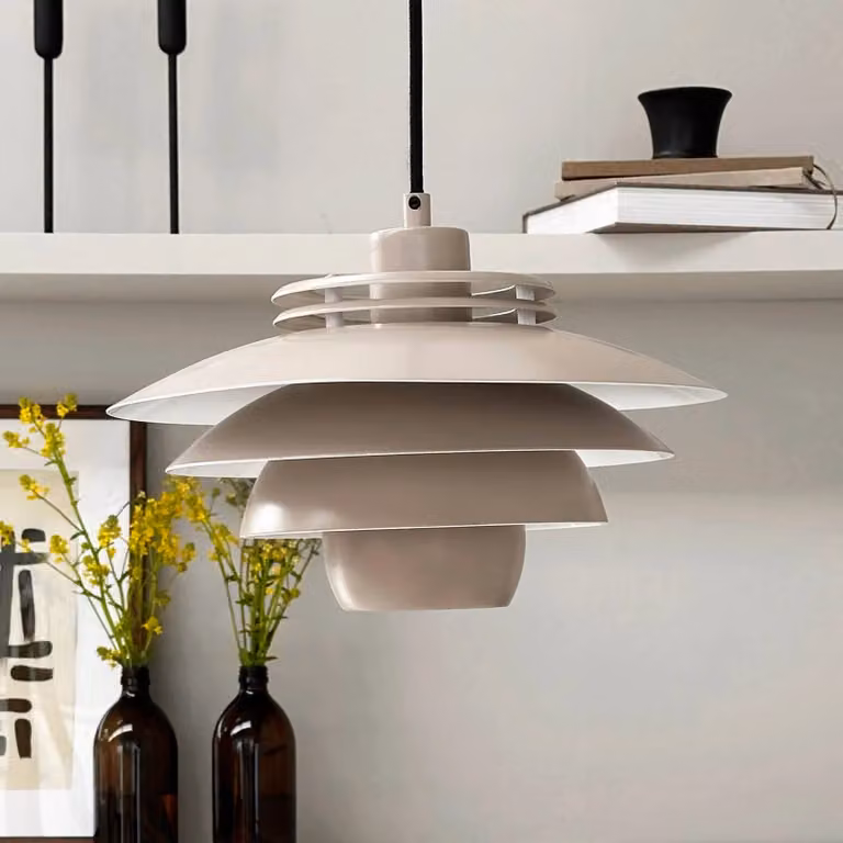 Dyberg Larsen Lampada a sospensione Ejka mini, dimmerabile, Crema / Ambra, Soggiorno / Sala da pranzo, Metallo, Design, Lampada a sospensione