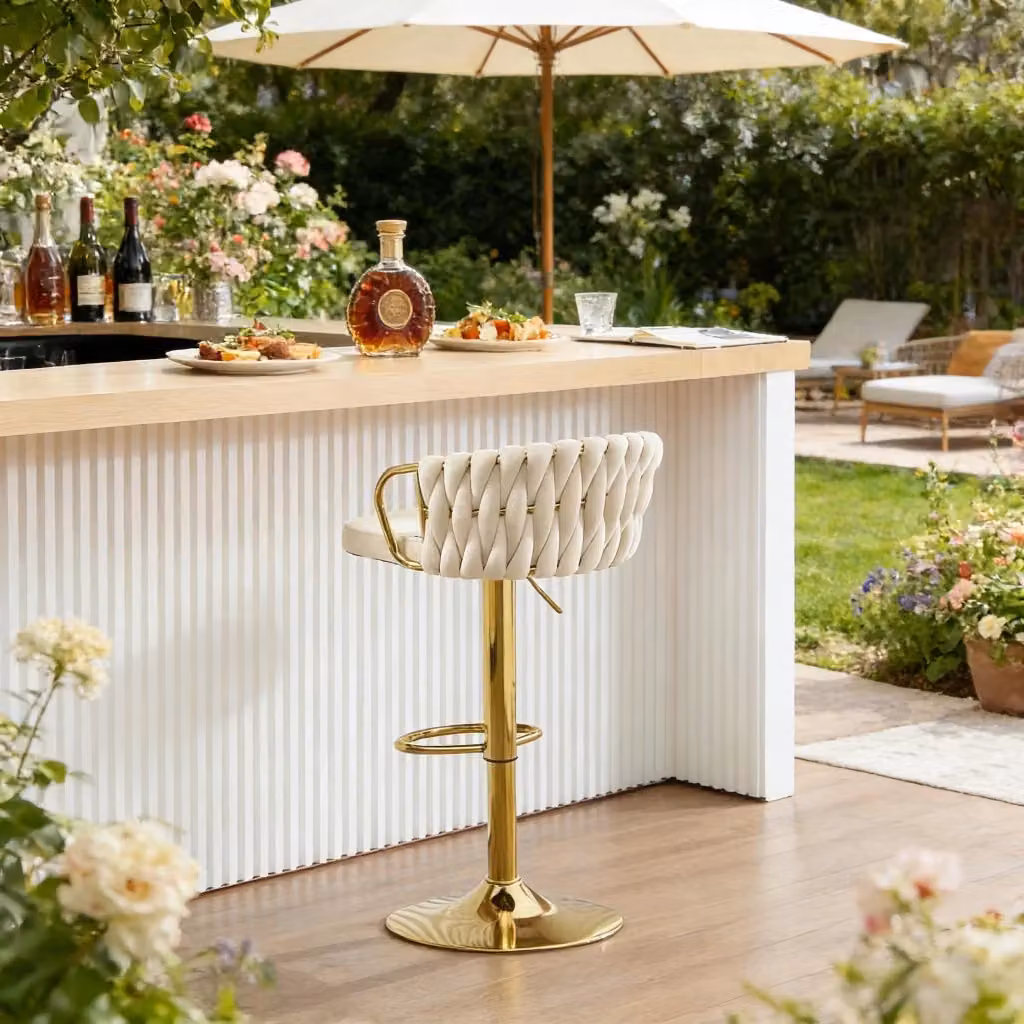 Sgabello alto regolabile in velluto beige con schienale, braccioli e seduta girevole a 360 gradi con struttura in metallo L/P/H: 49.5 x 50.5 x 82.5 cm – 2