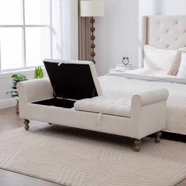 Panca da letto SINGULARTY con vano portaoggetti, braccioli e gambe in legno di gomma, rivestimento in similpelle scamosciata, beige