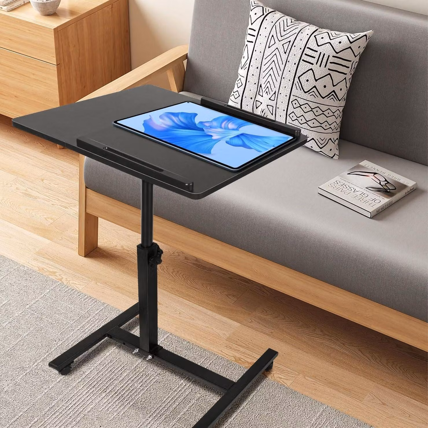 Scrivania regolabile in altezza per laptop, dimensioni 70x44 cm, mobile con rotelle, colore nero