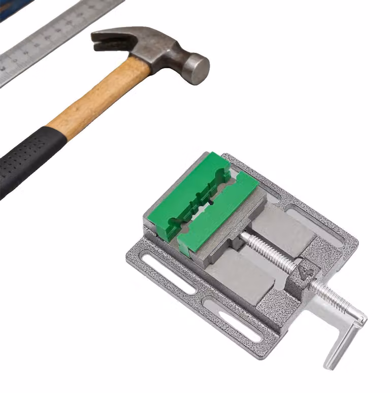 Morsa per trapano, apertura massima 10 cm, dimensioni 18,5 x 16,5 x 5 cm, dimensioni delle ganasce 9,9 x 2 cm, diametro dell'asta filettata 1,3 cm, peso netto 1,8 kg