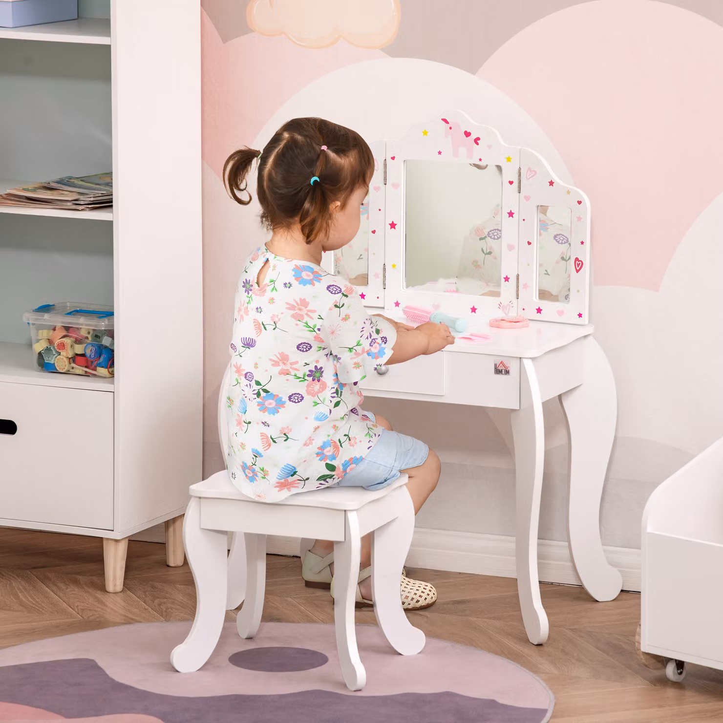Set da toeletta per bambini HOMCOM con sgabello in legno, tavolo trucco con triplo specchio e cassetto, Bianco, L: 63 cm, P: 40 cm, H: 85.5 cm – 2
