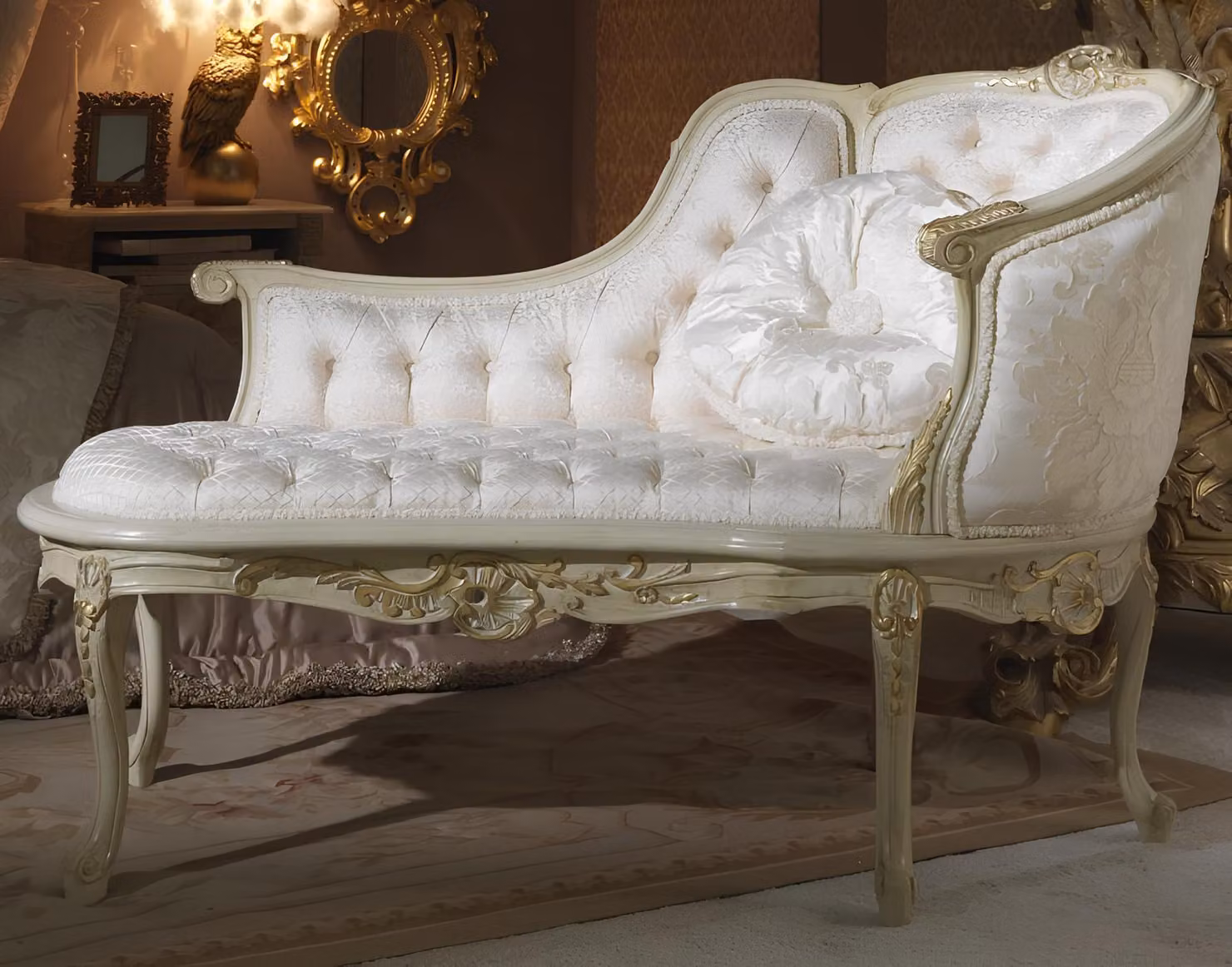 Lounge Chesterfield Sofa Liege Polster Liegen Chaiselongues Club Weiß Barock