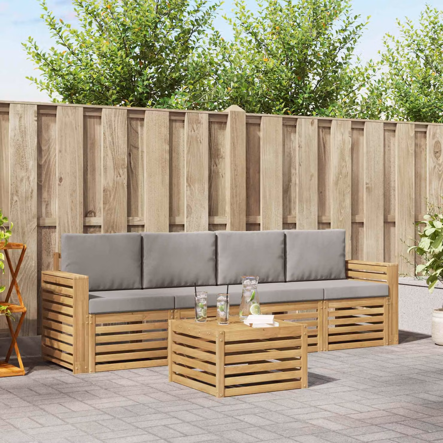 Set di divani da esterno vidaXL 5 pezzi in legno di acacia con tavolino e cuscini, Bianco e Grigio