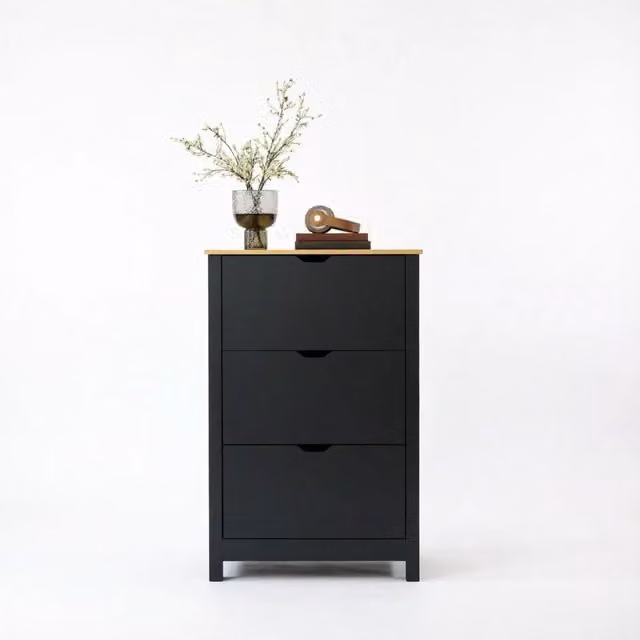 Scarpiera moderna con 3 ante a ribalta e 6 vani per ingresso, finitura opaca nero e rovere, L: 72 cm, P: 26 cm, H: 112 cm