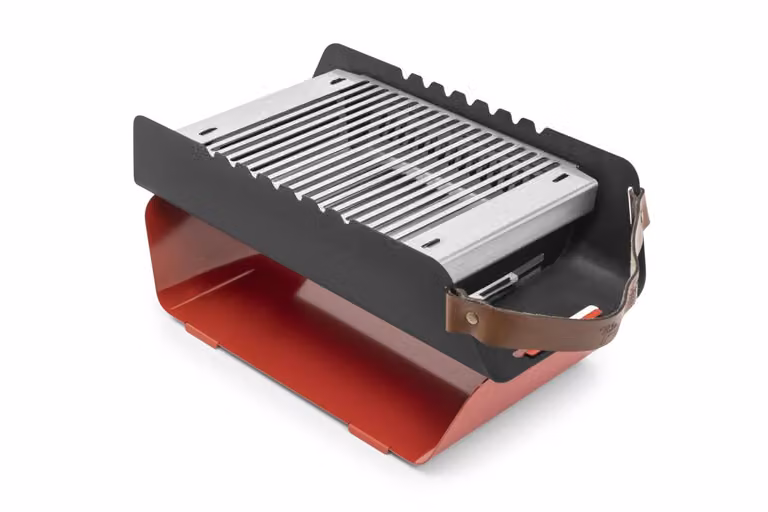 La griglia a carbonella mobile Favilla FUMO - Griglia compatta 2 in 1 con griglia in acciaio inox e supporto per spiedini - Borsa da trasporto inclusa per campeggio, balcone e picnic