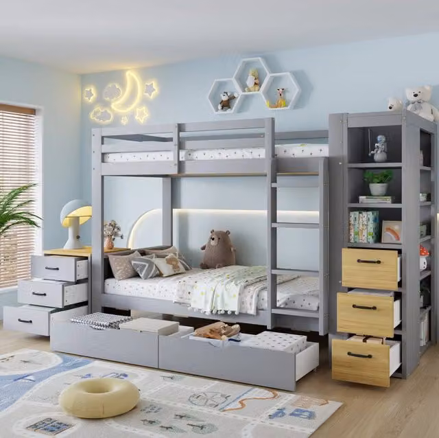 Letto a castello 90x200 cm con due cassetti; scaffale laterale e comodino separato; grigio chiaro/naturale