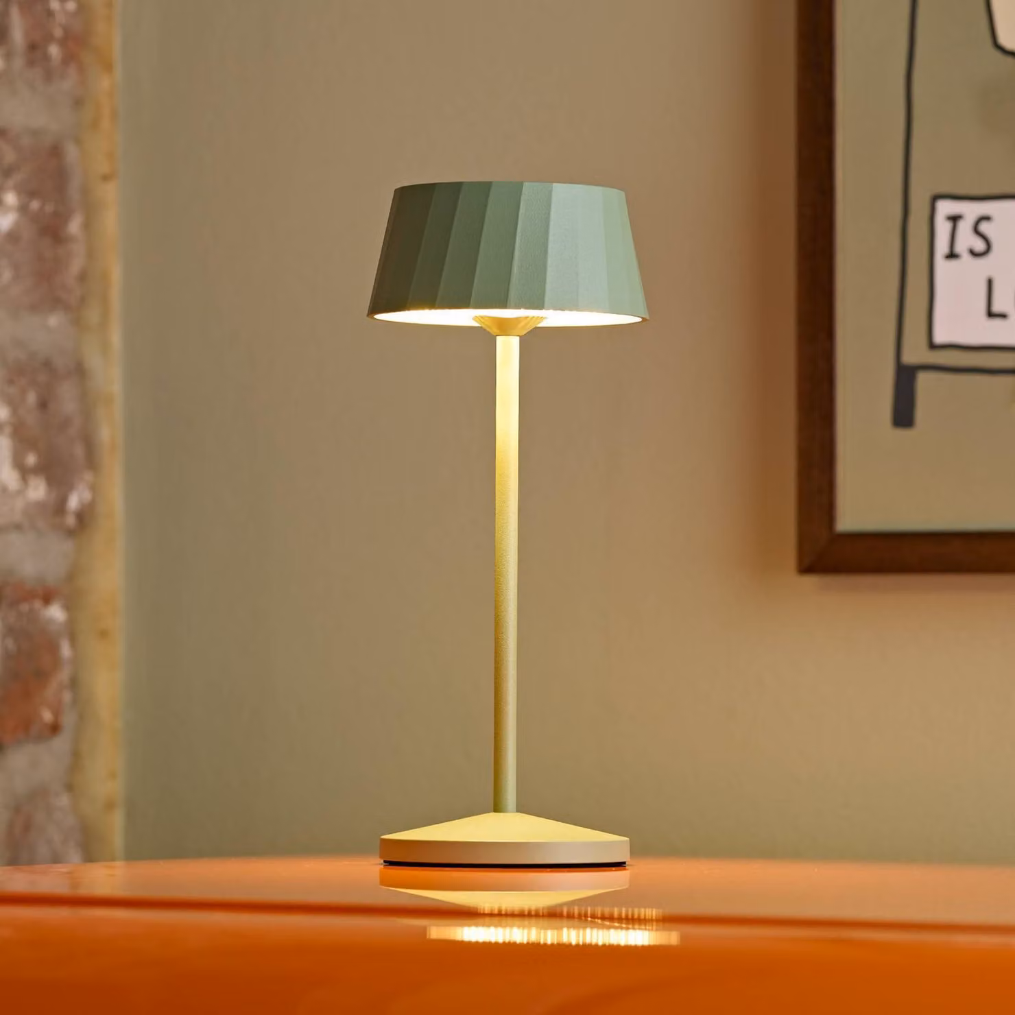 Sigor Lampada LED da tavolo a batteria Facetta, verde, altezza 22 cm, metallo, CCT dimmerabile, Verde, Soggiorno / Sala da pranzo, Alluminio, Moderno, Lampada da tavolo LED