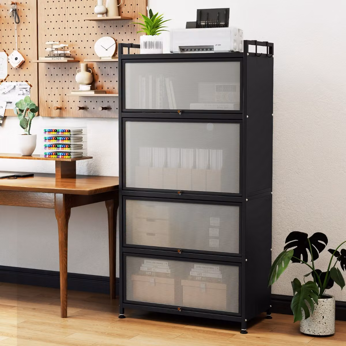 Armadio da cucina Costway nero con 5 ripiani, 4 ante a ribalta e piedini regolabili, ideale per sala da pranzo e carrello porta microonde