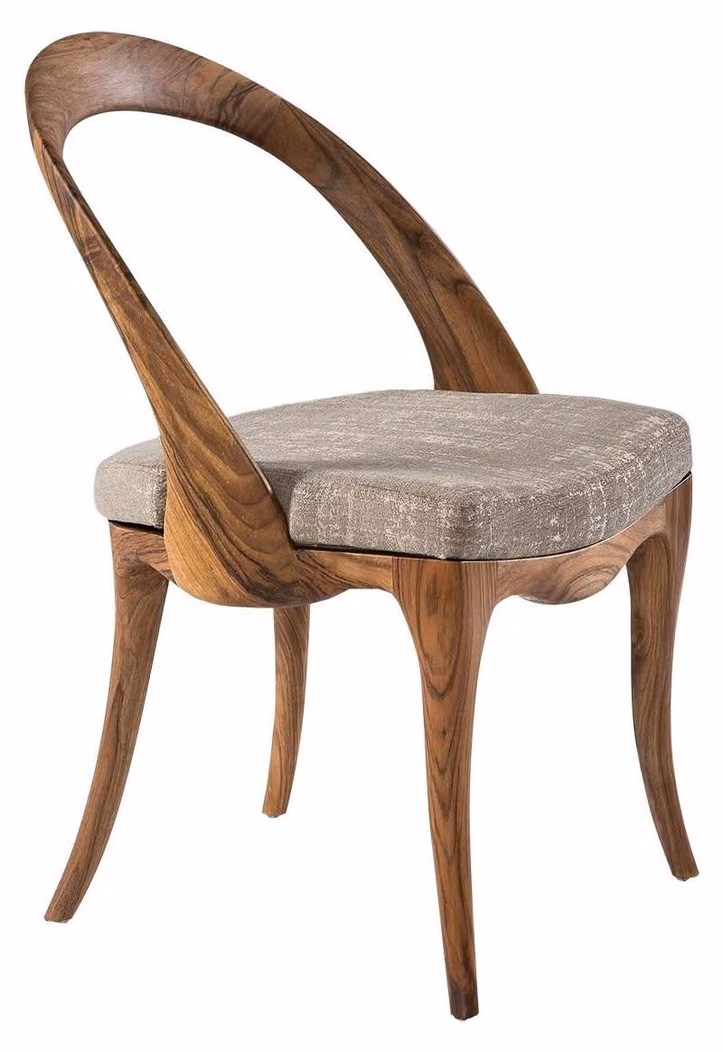 Brauner Holzstuhl modern elegant für Esszimmer und Wohnzimmer
