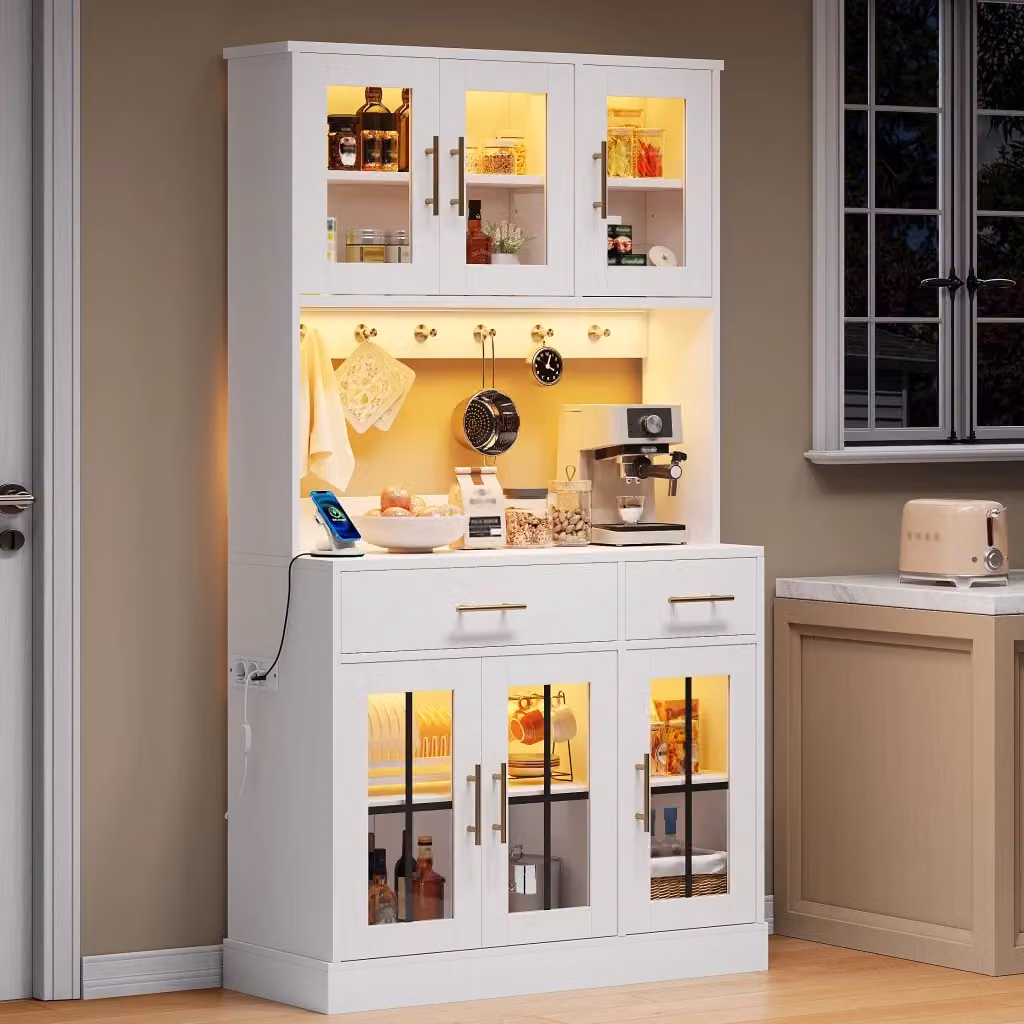 Mobile base cucina moderno REDOM bianco e oro con ante in vetro, illuminazione integrata e ripiani interni, L: 83,5 cm – 2