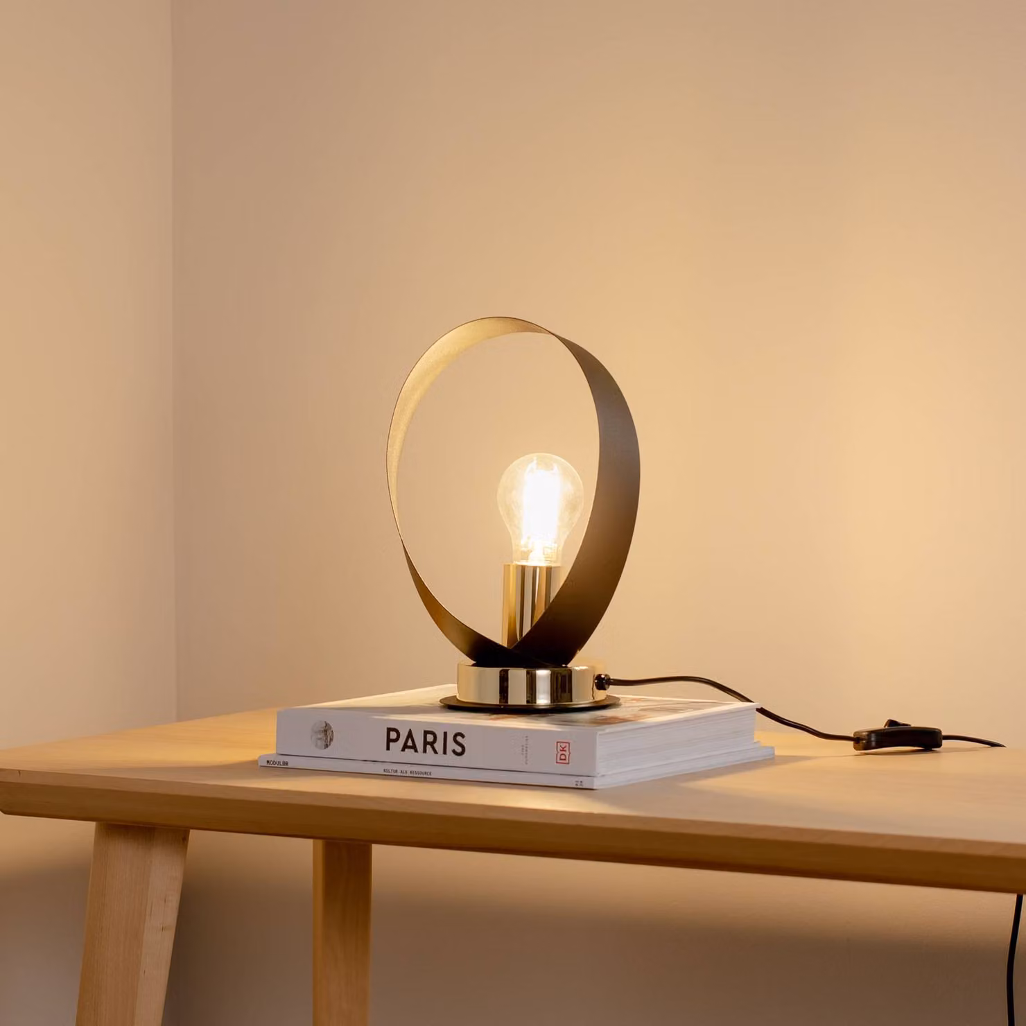 Lampada da tavolo Petla Domiluce, Nero, Soggiorno / Sala da pranzo, Metallo, Moderno, Lampada da tavolo