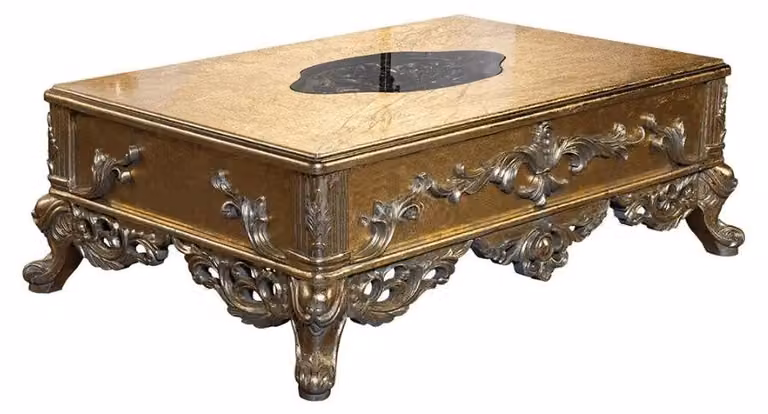 Tavolino da salotto in stile classico dal design intramontabile ed elegante