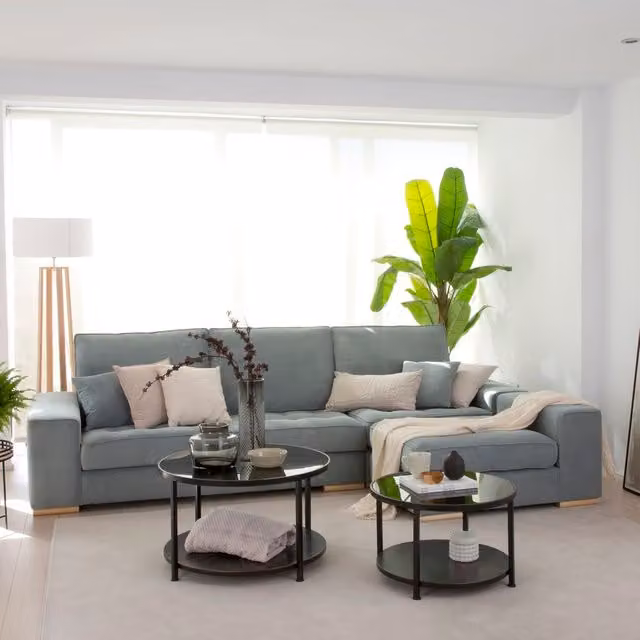 Sofà lettino Moa Banak a 4 posti, modello ad angolo con lato destro, rivestimento in tessuto blu, reversibile e personalizzabile con funzione letto e cuscini decorativi inclusi