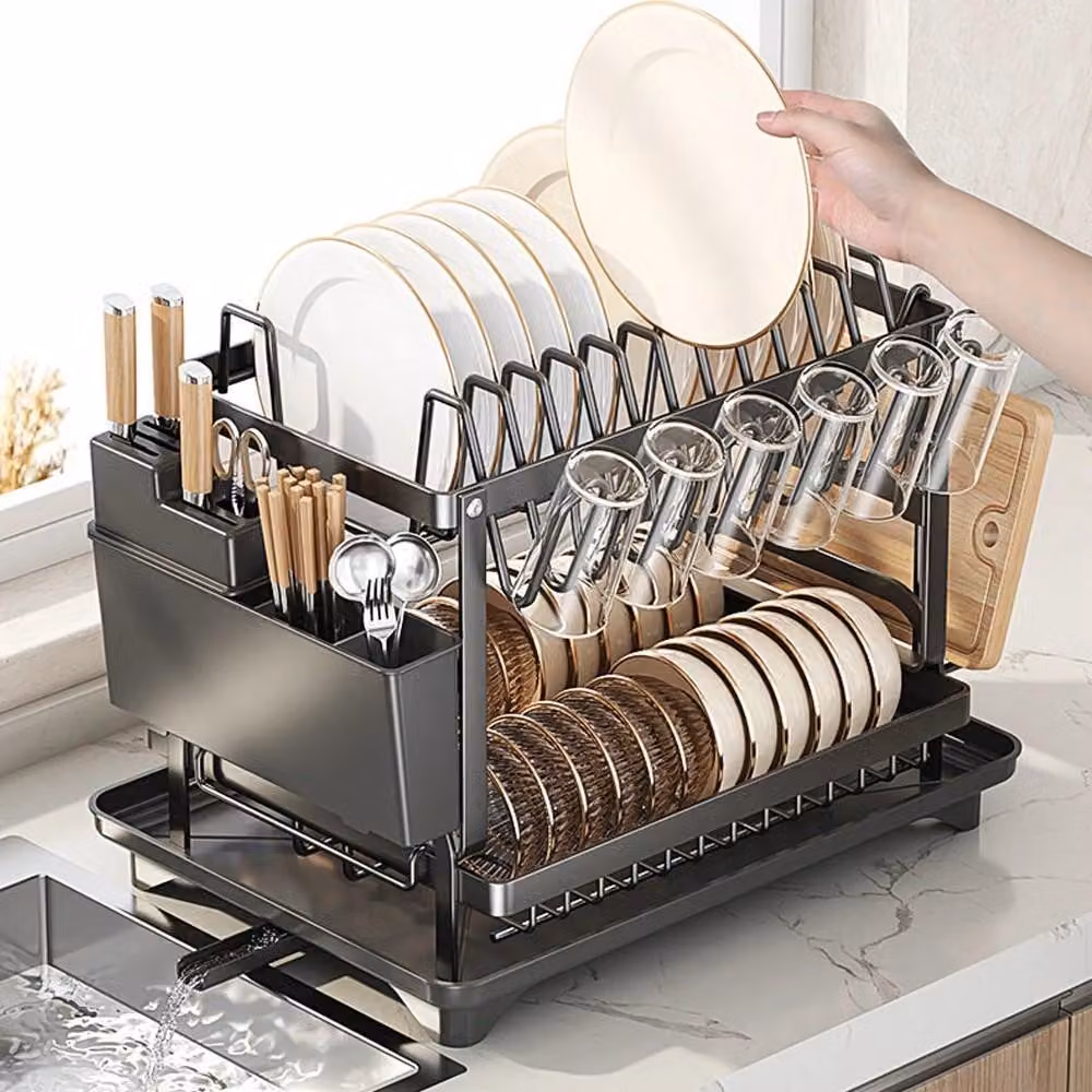 Scaffale a 2 livelli per la cucina, ideale per piatti e ciotole, con scolapiatti integrato, rotazione a 360 gradi e organizer per posate con vano porta-utensili