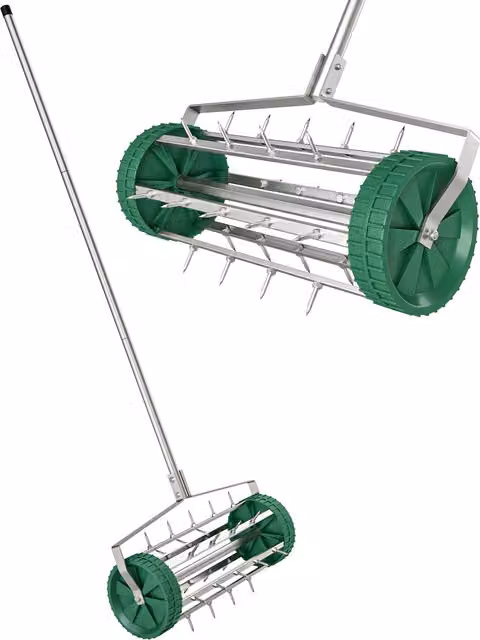 Rastrello Scarificatore con Ruote da Giardino Outsunny in Ferro Zincato, Verde e Argento, H: 135 cm, L: 42 cm, P: 15 cm
