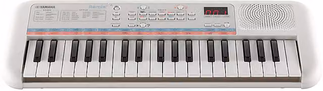 Tastiera musicale Yamaha PSS-E30 bianca con suoni di animali e veicoli per lo sviluppo sensoriale e cognitivo