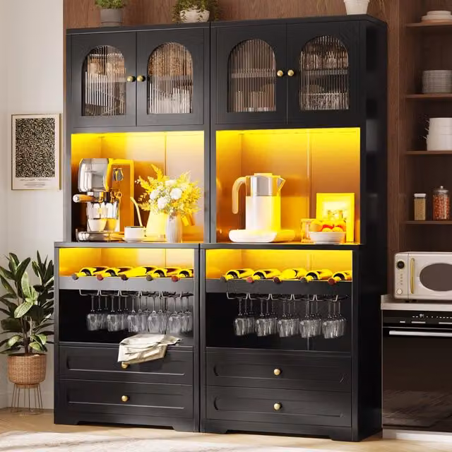 Mobile colonna da cucina Mivray nero con ante in vetro, illuminazione LED integrata, portabottiglie e USB, L/P/H: 140 x 40 x 180 cm – 1