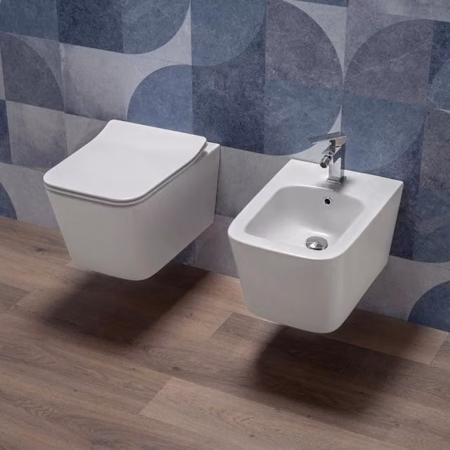 Sanitari Squadrati Sospesi Rimless a Risparmio Idrico con sedile