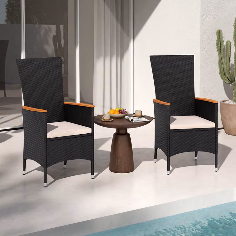 Set di 2 sedie da esterno Costway in rattan con cuscini di seduta beige per giardino, balcone o bordo piscina