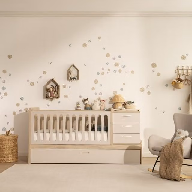 Culla convertibile Annie Banak in legno con lato apribile e cassetti per la cameretta dei bambini, disponibile in bianco, grigio o verde, dimensioni 90x190 cm