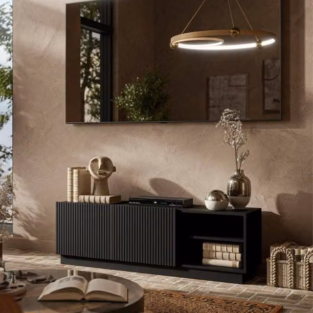 Mobile porta TV DMORA nero con design moderno e due ante battenti, L 150 cm x P 40 cm x H 48 cm