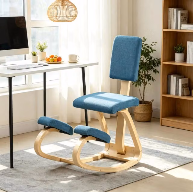 Sedia inginocchiata ergonomica 51x84x93 cm con schienale oscillante in legno e tessuto