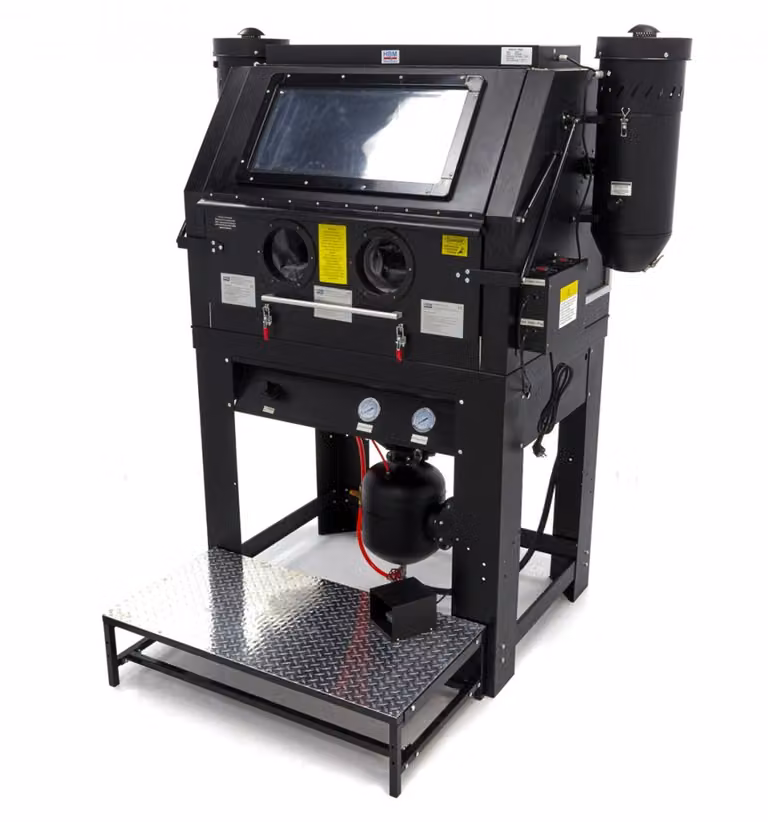 Cabina di sabbiatura/sabbiatrice a pressione professionale con doppio aspiratore, con 2 estrattori SBC 990 litri