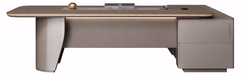 Scrivania da ufficio elegante, con piano in legno e design moderno