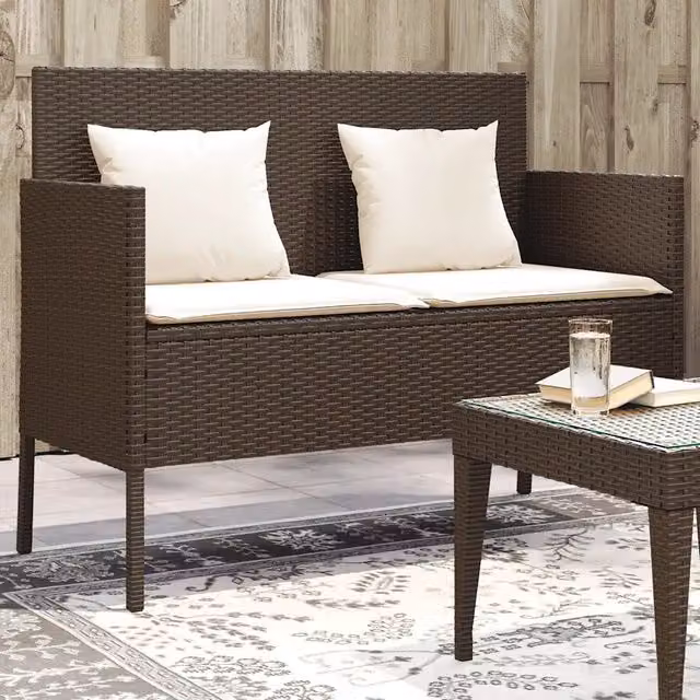 Panca da giardino Design Mania in polyrattan marrone con cuscini bianchi e braccioli – 1