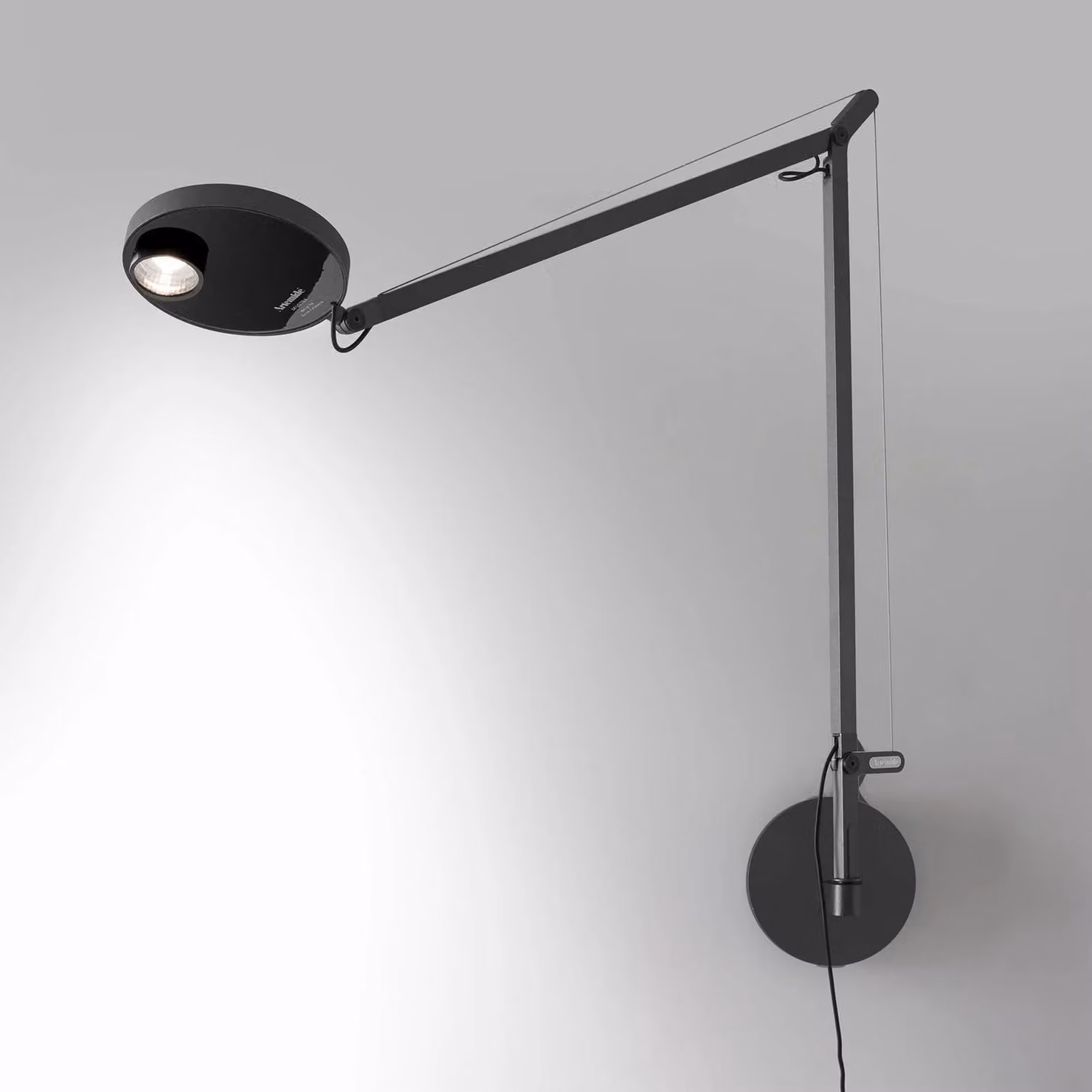 Artemide Applique da parete di design Demetra Professional, dimmerabile, Alluminio / Grigio / Zincato, Camera da letto, Alluminio, Moderno, Applique
