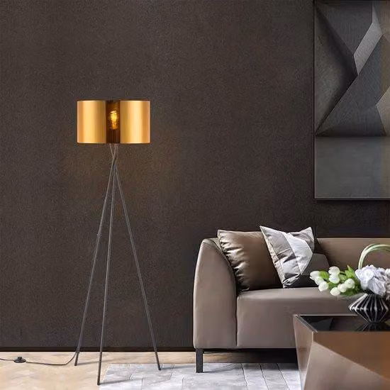Lampada da terra Unyqoos® a treppiede, attacco E27, paralume in PVC dorato di Ø34 cm, cavo di 200 cm con interruttore a pedale, colore nero, altezza 138 cm, senza lampadina