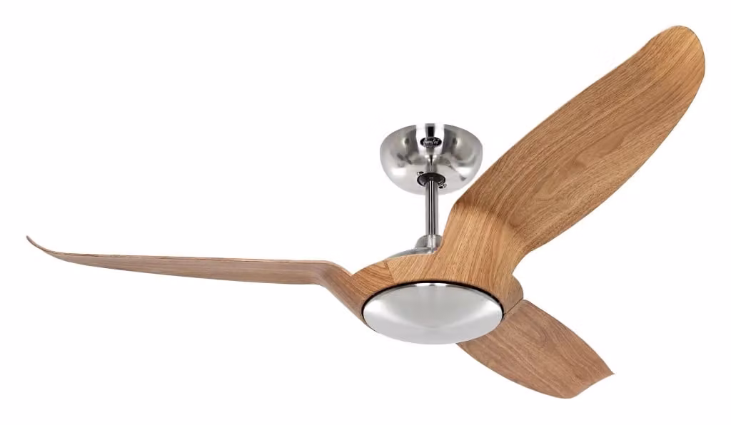 Ventilatore a soffitto CasaFan ECO TALOS con corpo in cromo spazzolato e pale in legno naturale color marrone
