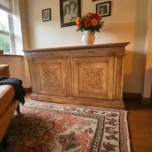 Credenza Madia KIVIO in legno marrone con 2 ante e 2 cassetti per sala da pranzo – 2