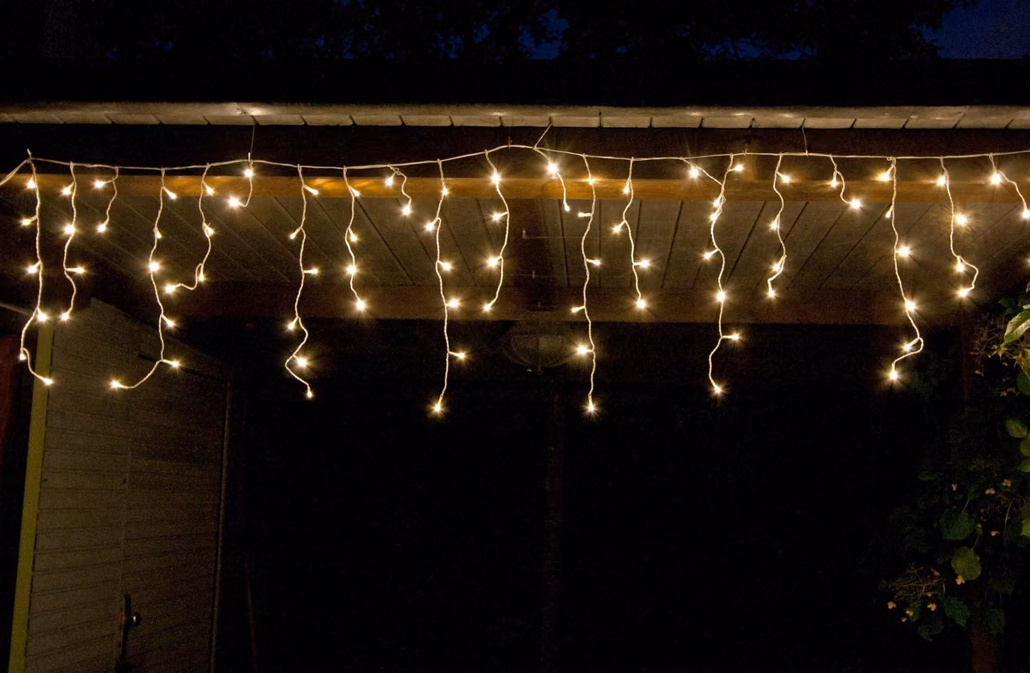 Catena luminosa a LED effetto "pioggia di neve", 24 metri, 960 LED bianco caldo, con timer, grado di protezione IP44