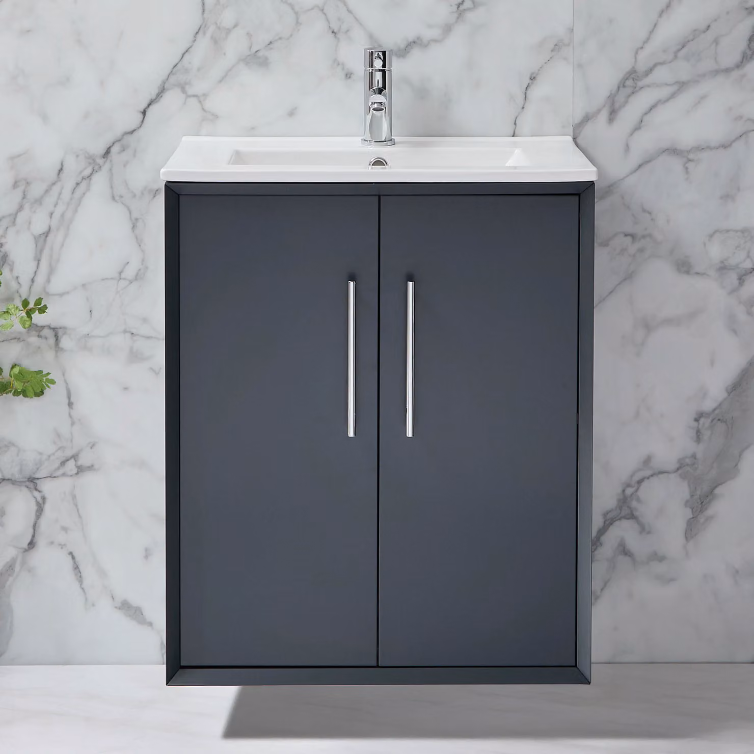 Mobile Bagno Sospeso Antracite 610mm con Lavabo e Maniglie Cromate con Barra a T - Edge