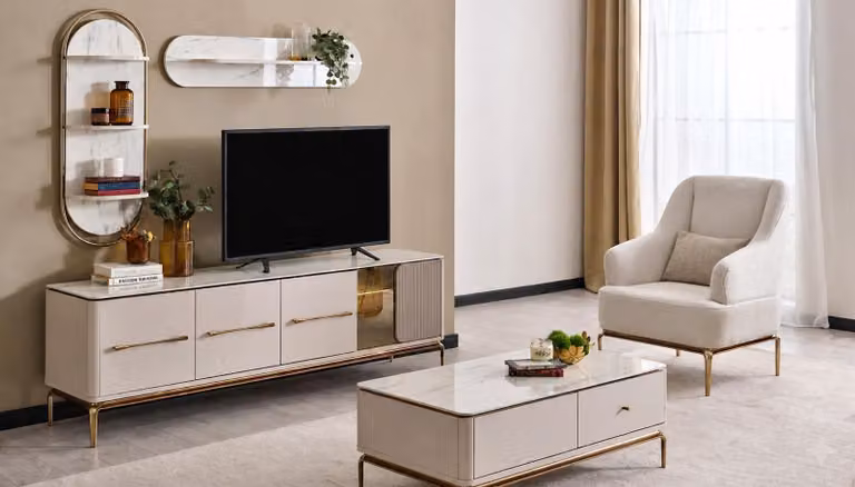 Set di mobili eleganti composto da un mobile basso per la TV, un tavolino da caffè e 2 scaffali