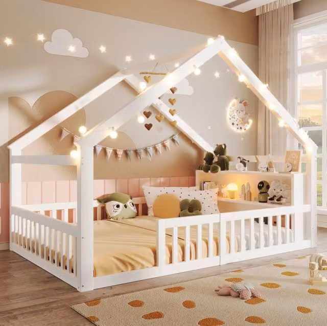 Letto per bambini a casetta 140x190 cm con ripiani, bianco