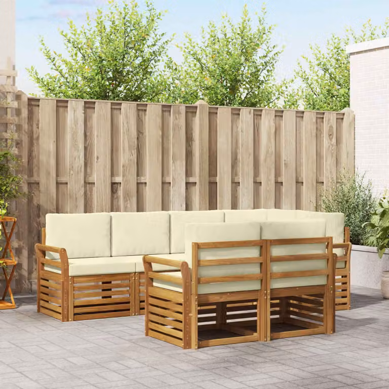 Set di divani da esterno vidaXL a forma di L composto da 7 pezzi in legno di acacia con cuscini beige e bianchi in poliestere resistente ai raggi UV